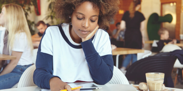 Comment éviter le chômage quand on est encore étudiant ?